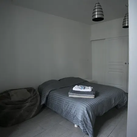 Διαμέρισμα Ecusson Centr *
